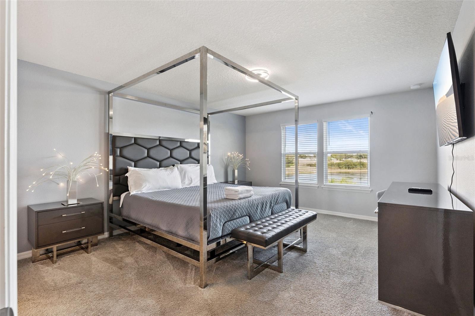 Image 11 of 62 For 7163 Oakmoss Loop