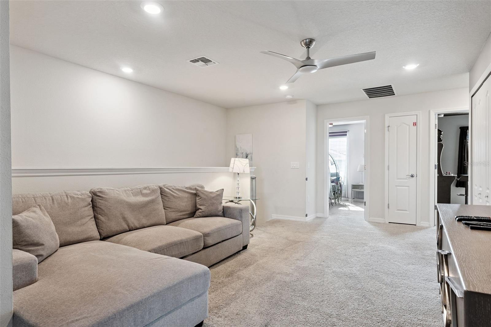 Image 25 of 62 For 7163 Oakmoss Loop