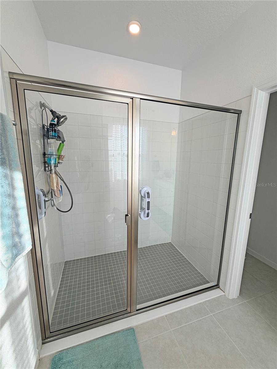 Image 18 of 34 For 5024 Shady Pines Drive