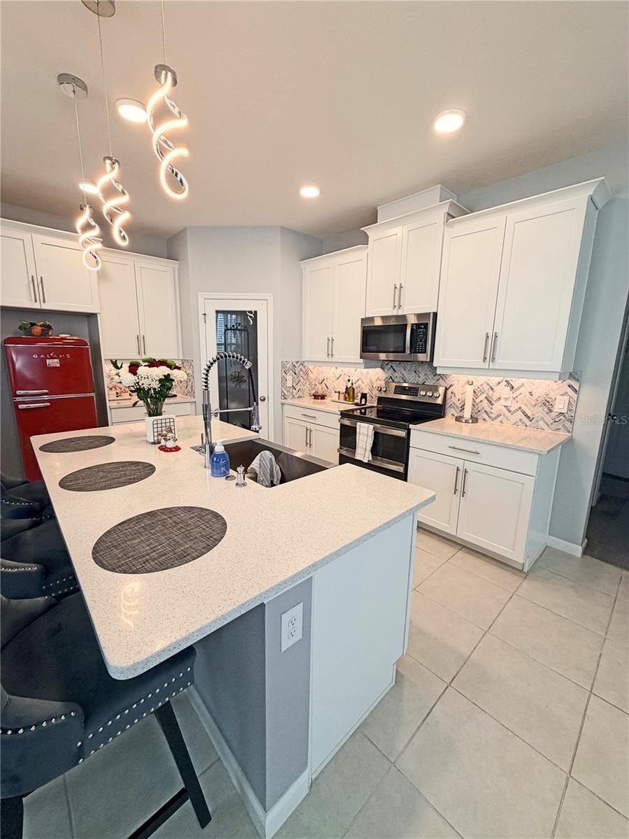 Image 6 of 34 For 5024 Shady Pines Drive