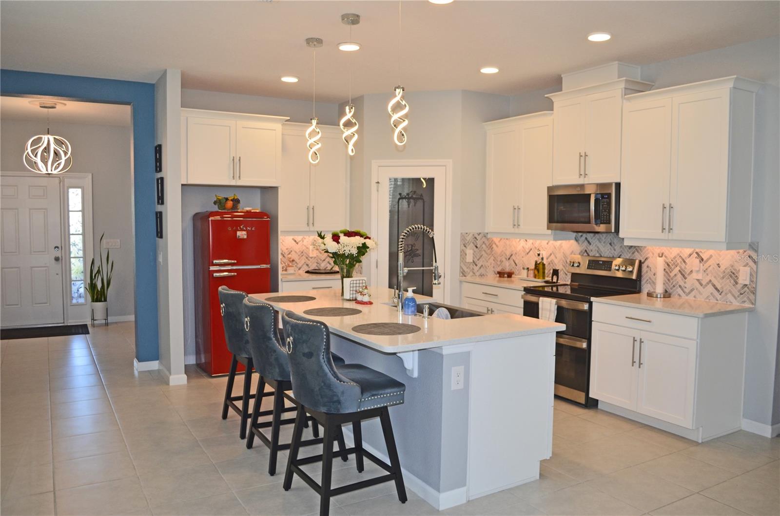 Image 7 of 34 For 5024 Shady Pines Drive