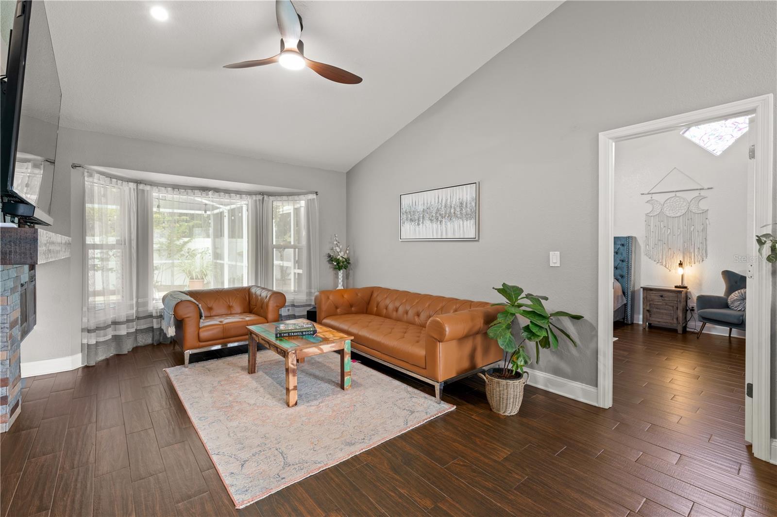 Image 14 of 52 For 7507 Whisper Woods Court