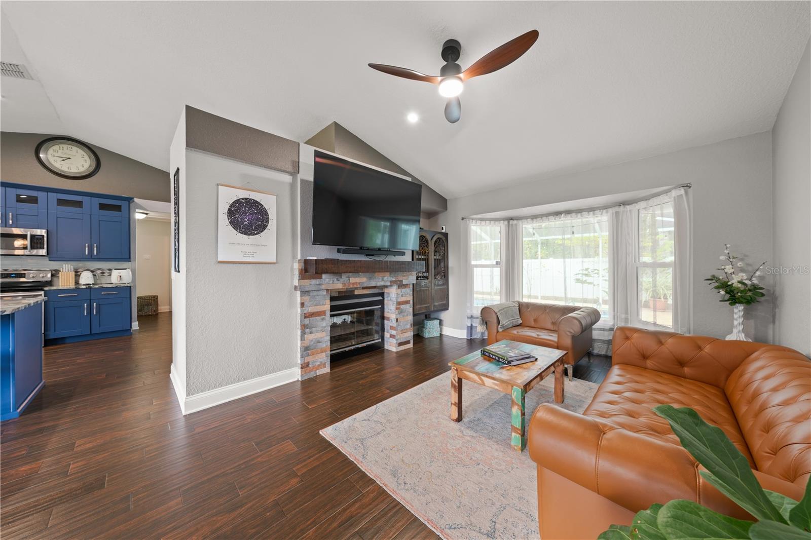 Image 15 of 52 For 7507 Whisper Woods Court