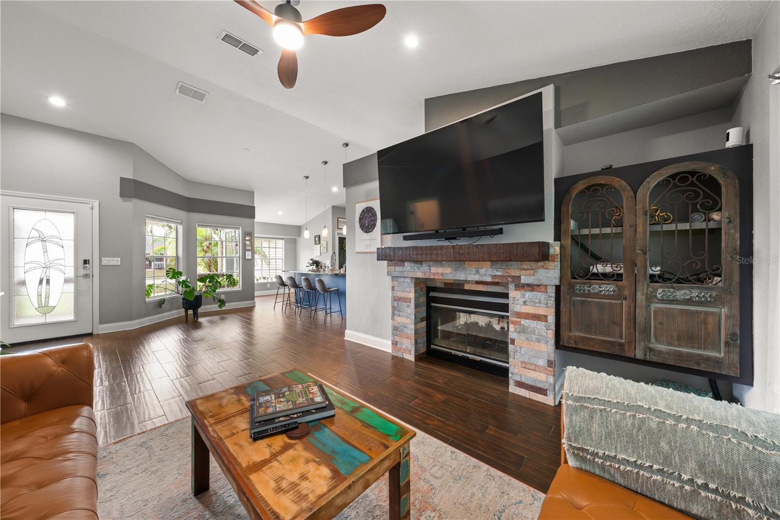 Image 16 of 52 For 7507 Whisper Woods Court