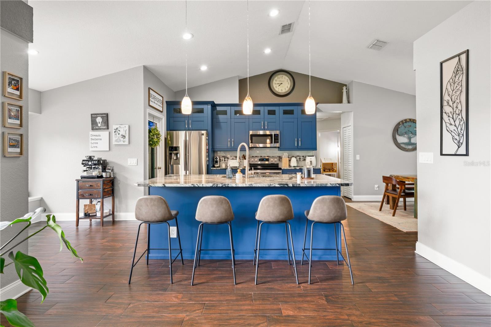 Image 6 of 52 For 7507 Whisper Woods Court