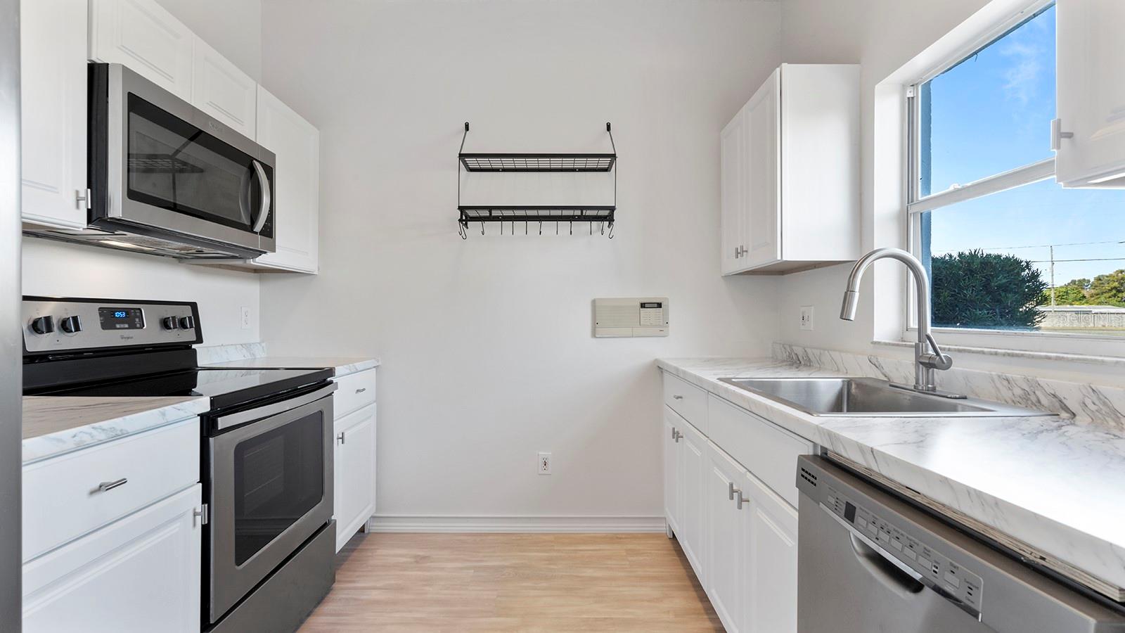 Image 5 of 27 For 11029 Einbender Road