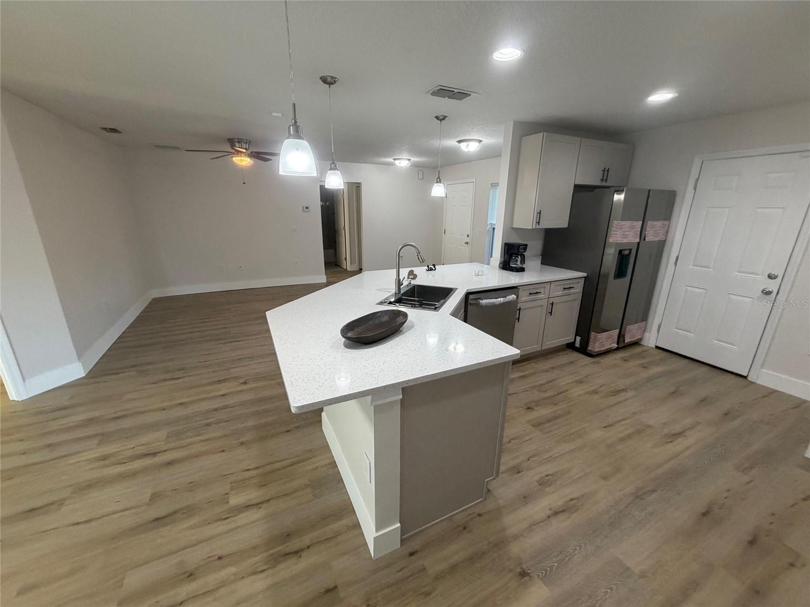 Image 10 of 36 For 412 Tarpon Street