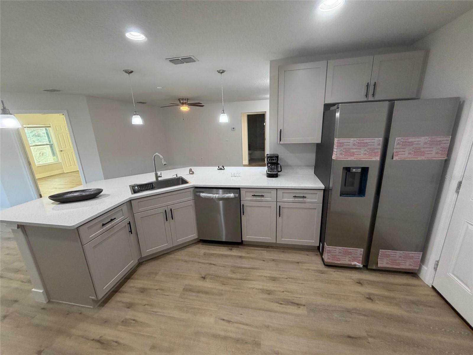 Image 11 of 36 For 412 Tarpon Street