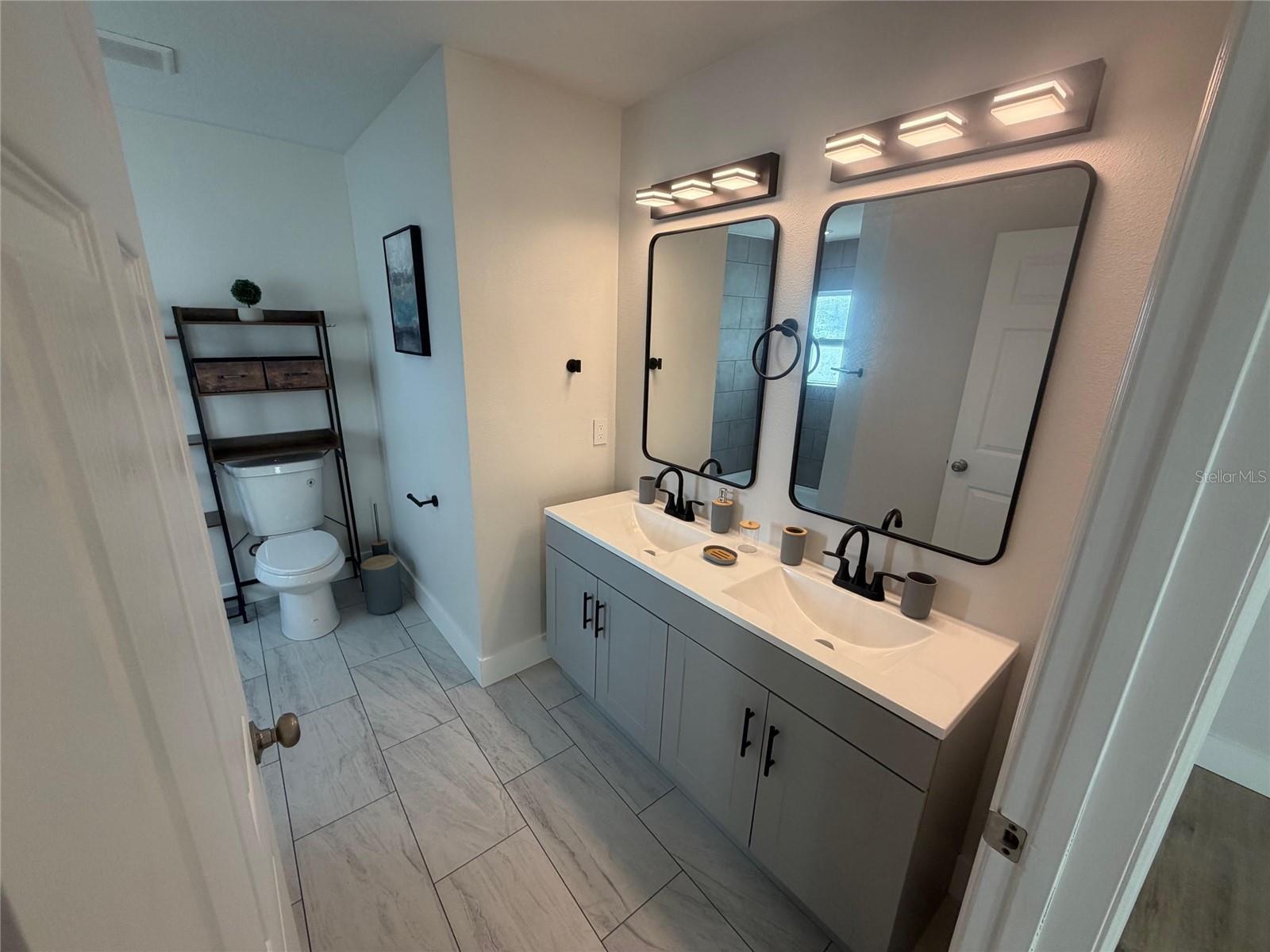 Image 17 of 36 For 412 Tarpon Street