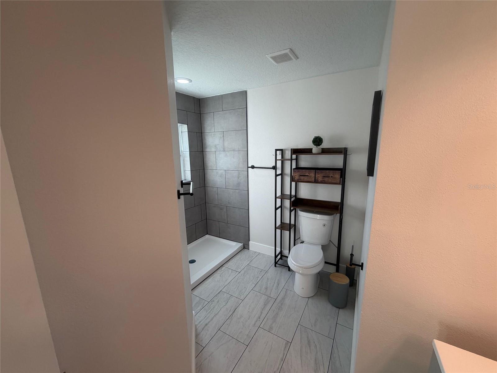 Image 18 of 36 For 412 Tarpon Street