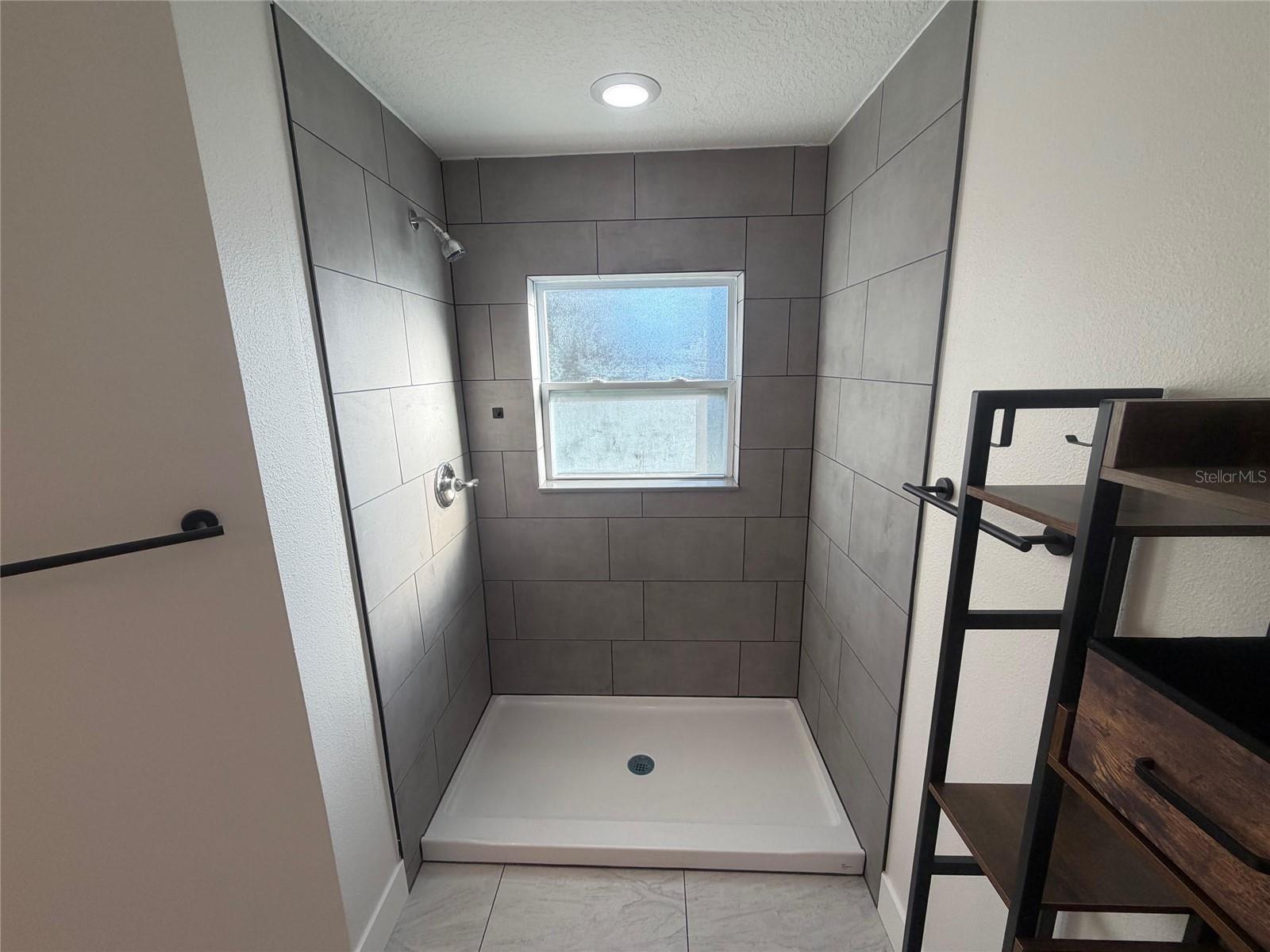 Image 19 of 36 For 412 Tarpon Street