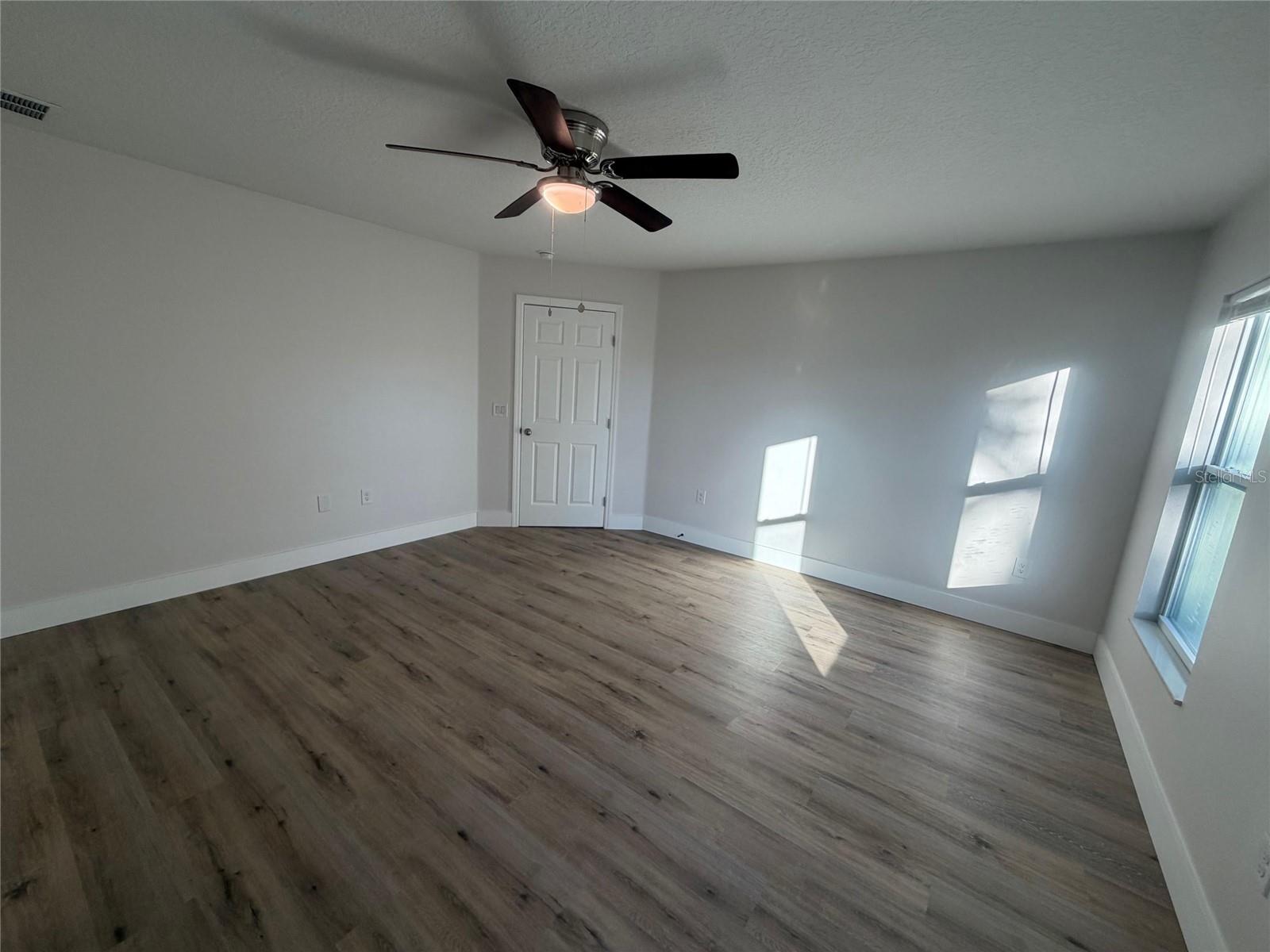 Image 22 of 36 For 412 Tarpon Street