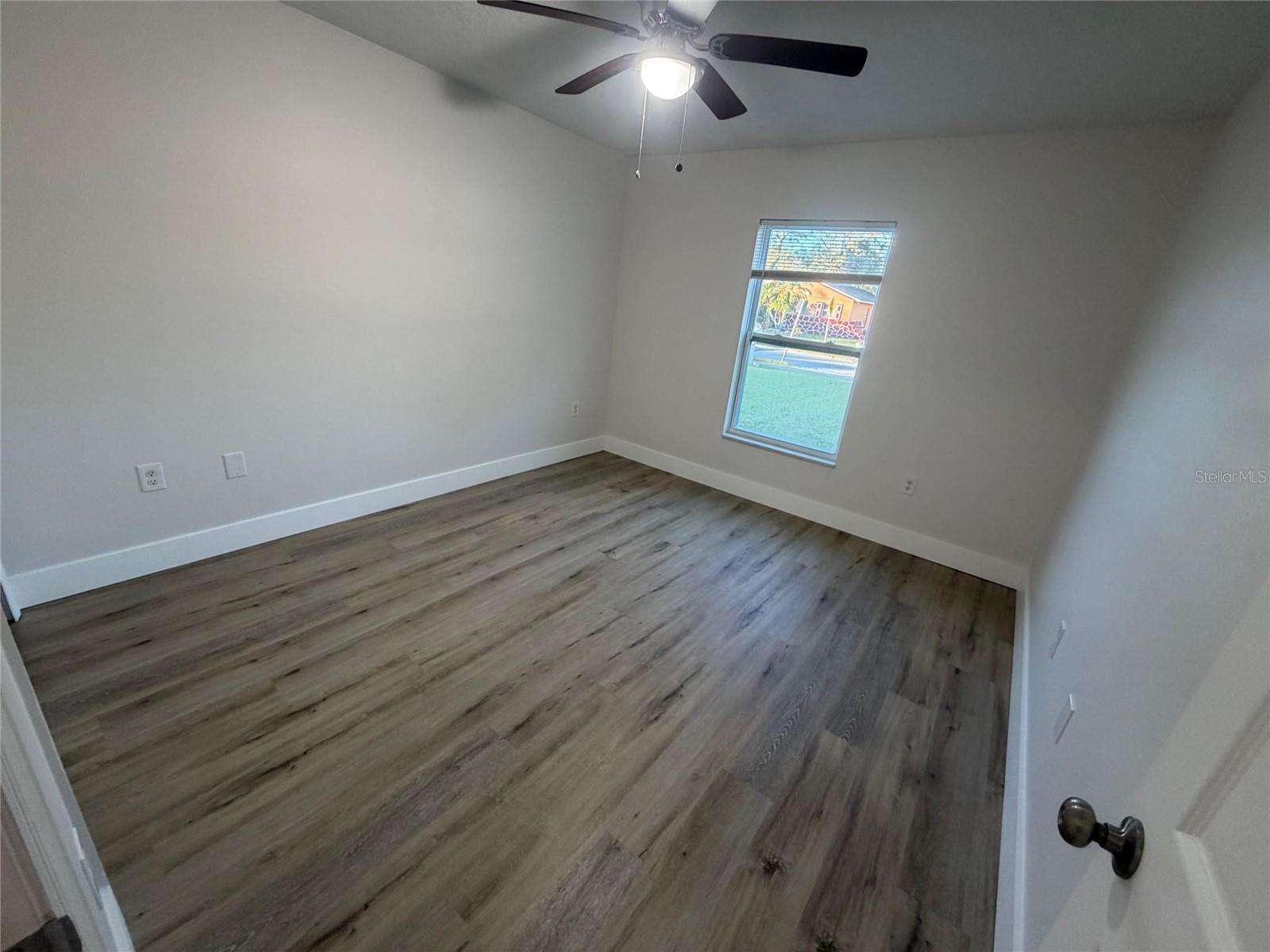 Image 23 of 36 For 412 Tarpon Street