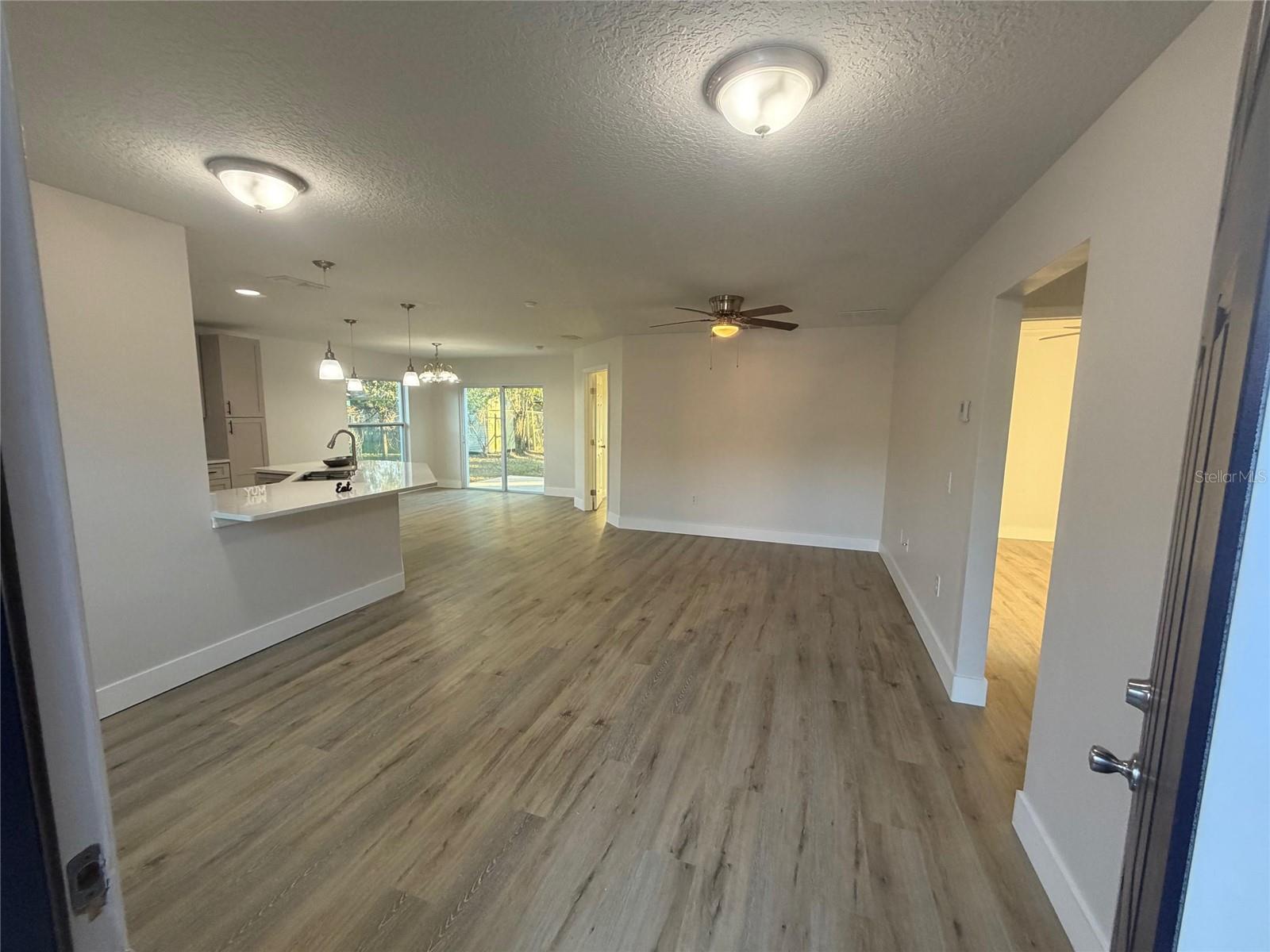 Image 3 of 36 For 412 Tarpon Street