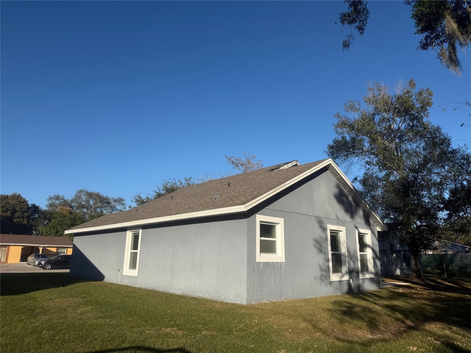 Image 32 of 36 For 412 Tarpon Street