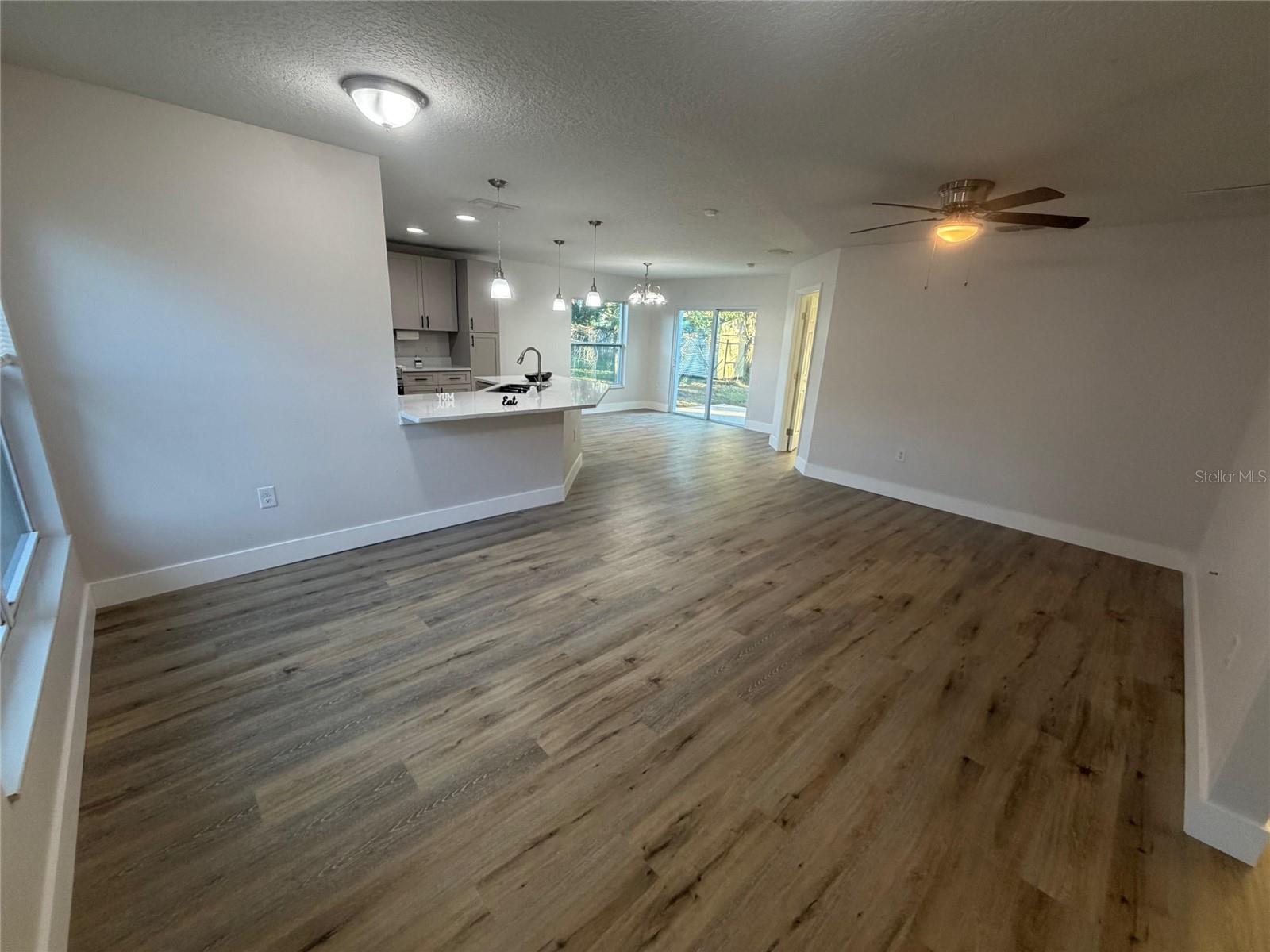 Image 4 of 36 For 412 Tarpon Street