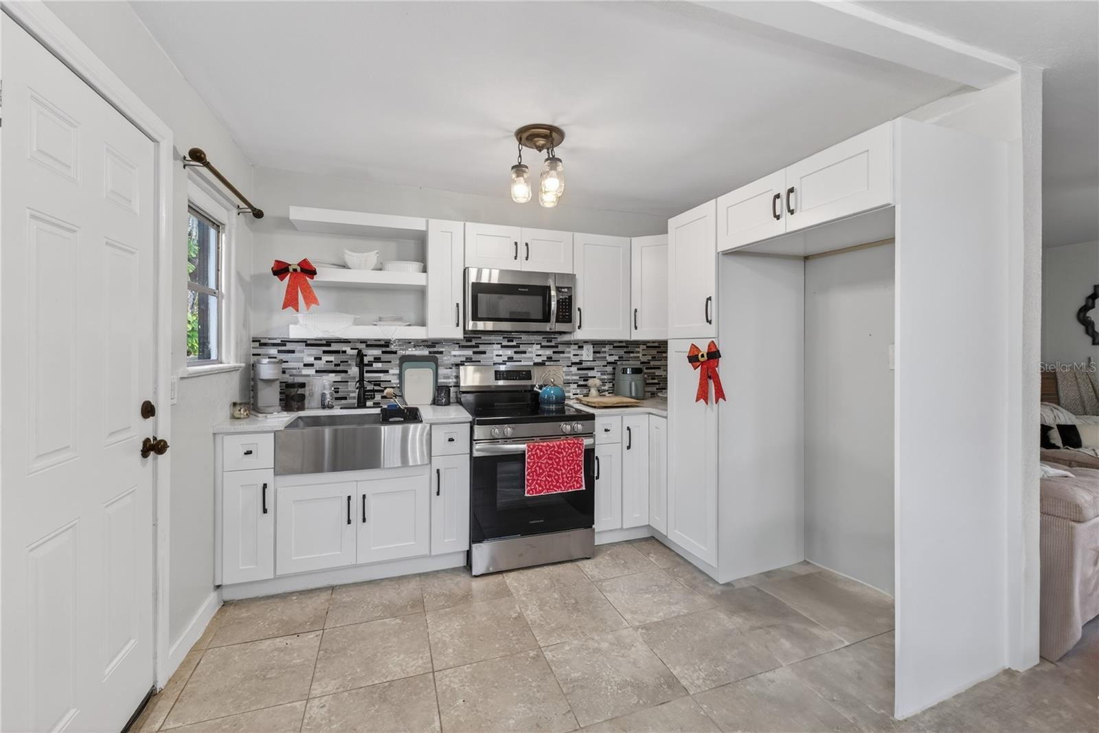 Image 16 of 71 For 115 Palm Place