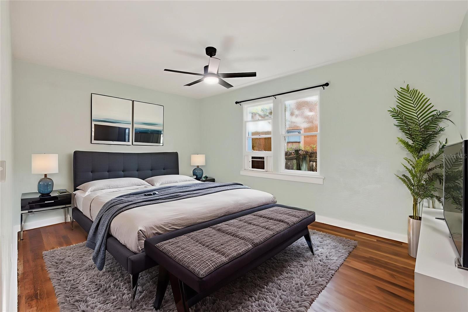 Image 25 of 71 For 115 Palm Place