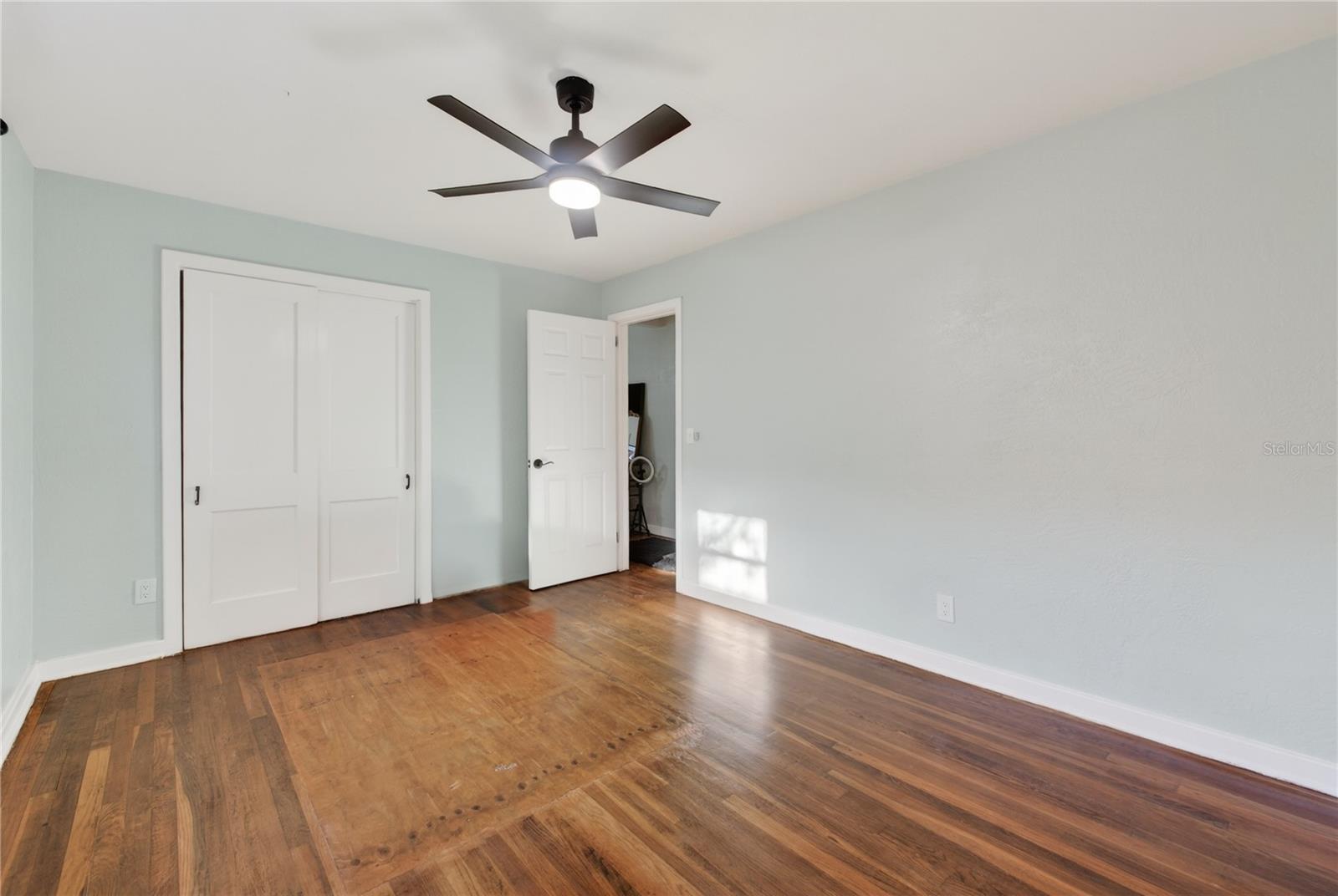 Image 28 of 71 For 115 Palm Place