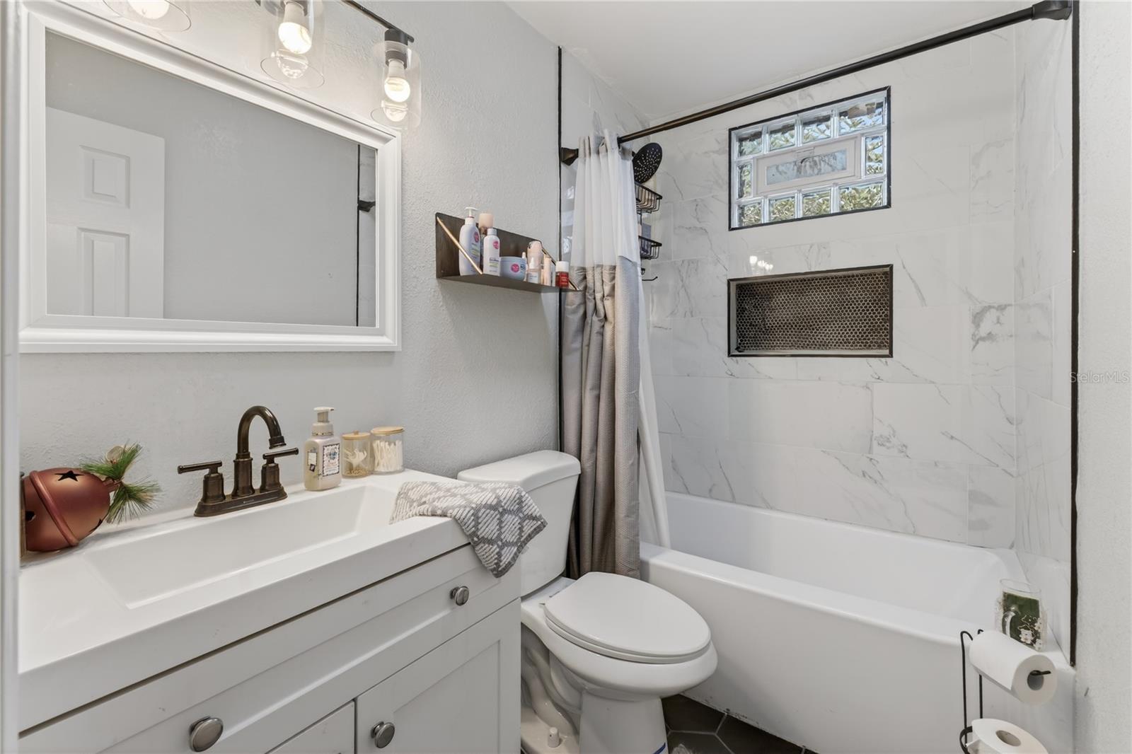 Image 30 of 71 For 115 Palm Place