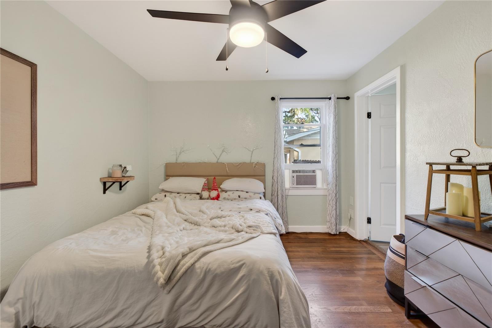 Image 33 of 71 For 115 Palm Place