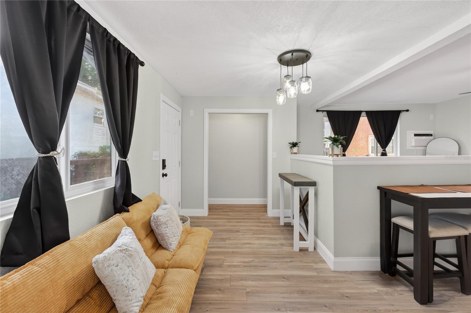 Image 41 of 71 For 115 Palm Place