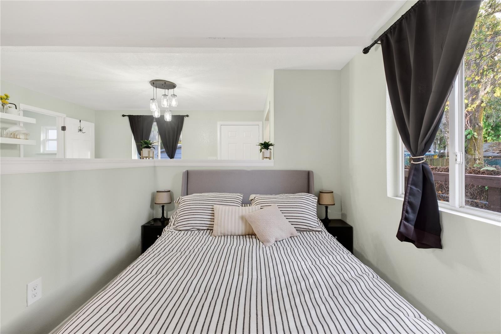 Image 49 of 71 For 115 Palm Place