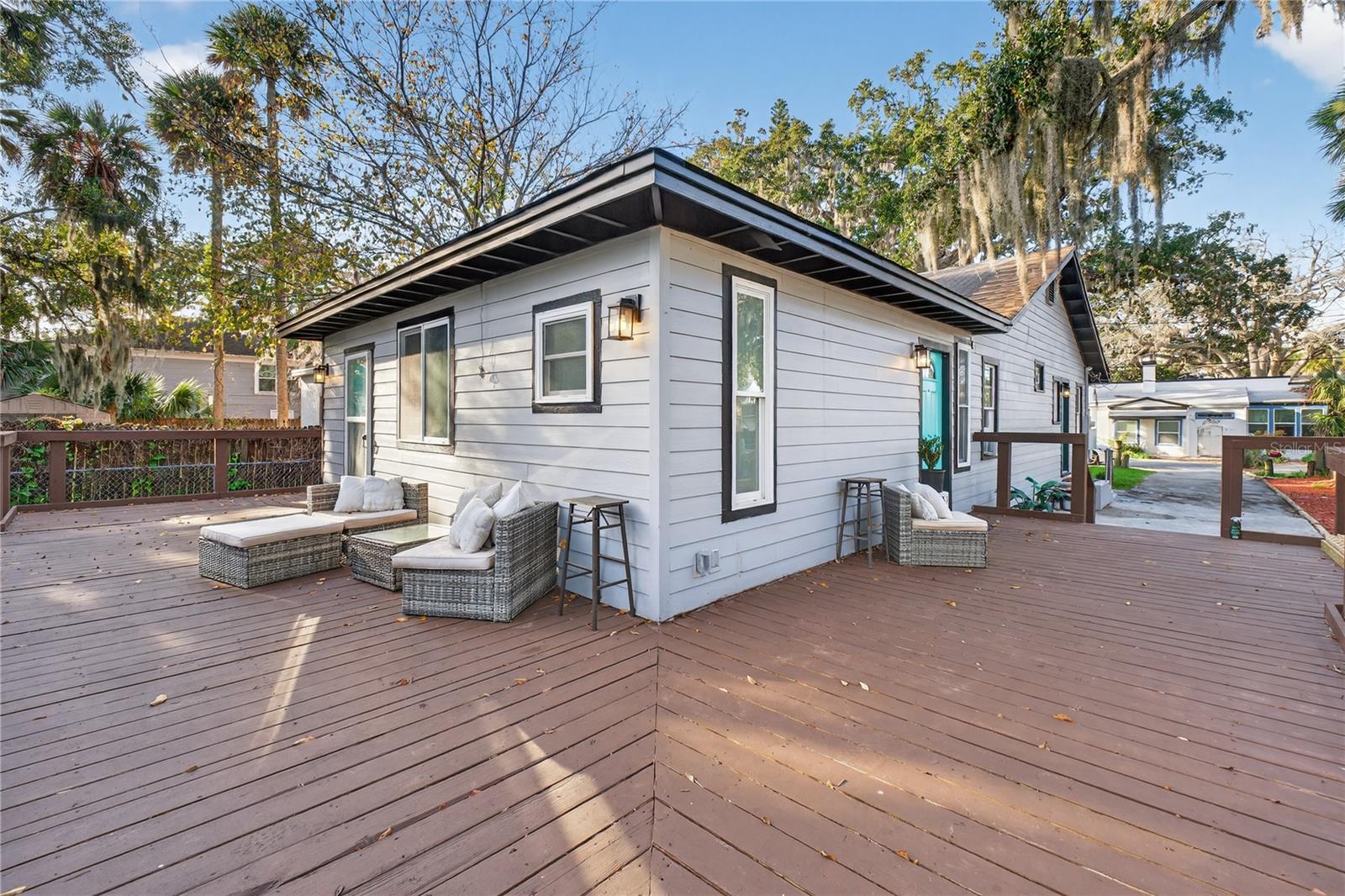 Image 62 of 71 For 115 Palm Place