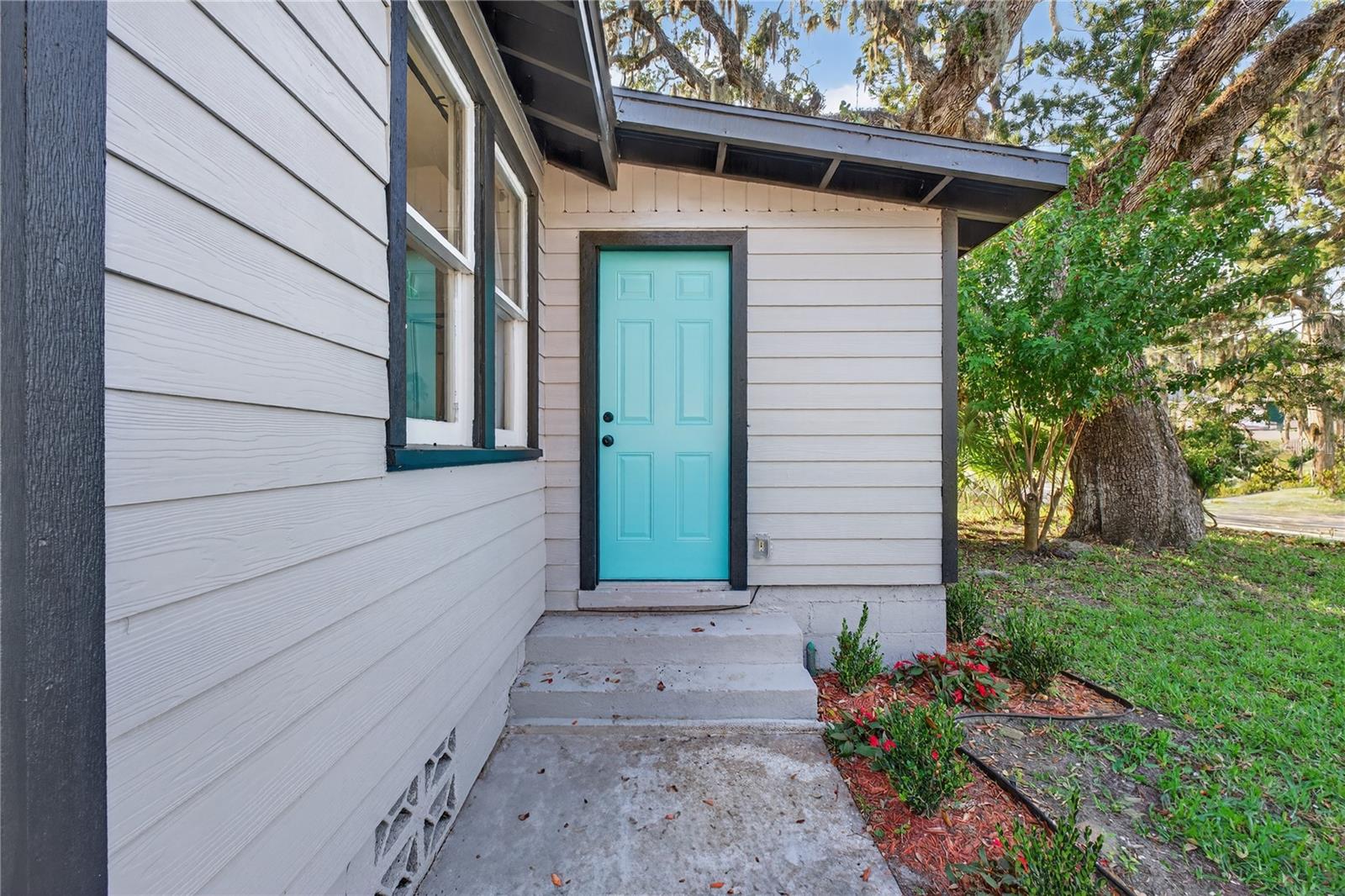 Image 7 of 71 For 115 Palm Place