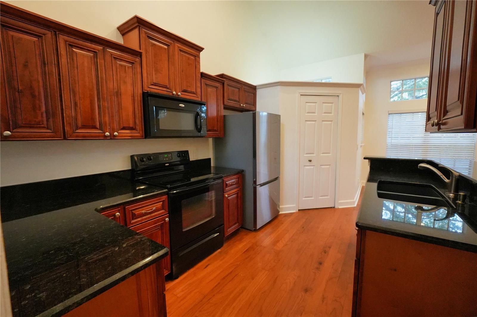 Image 7 of 32 For 118 Becket Lane 118