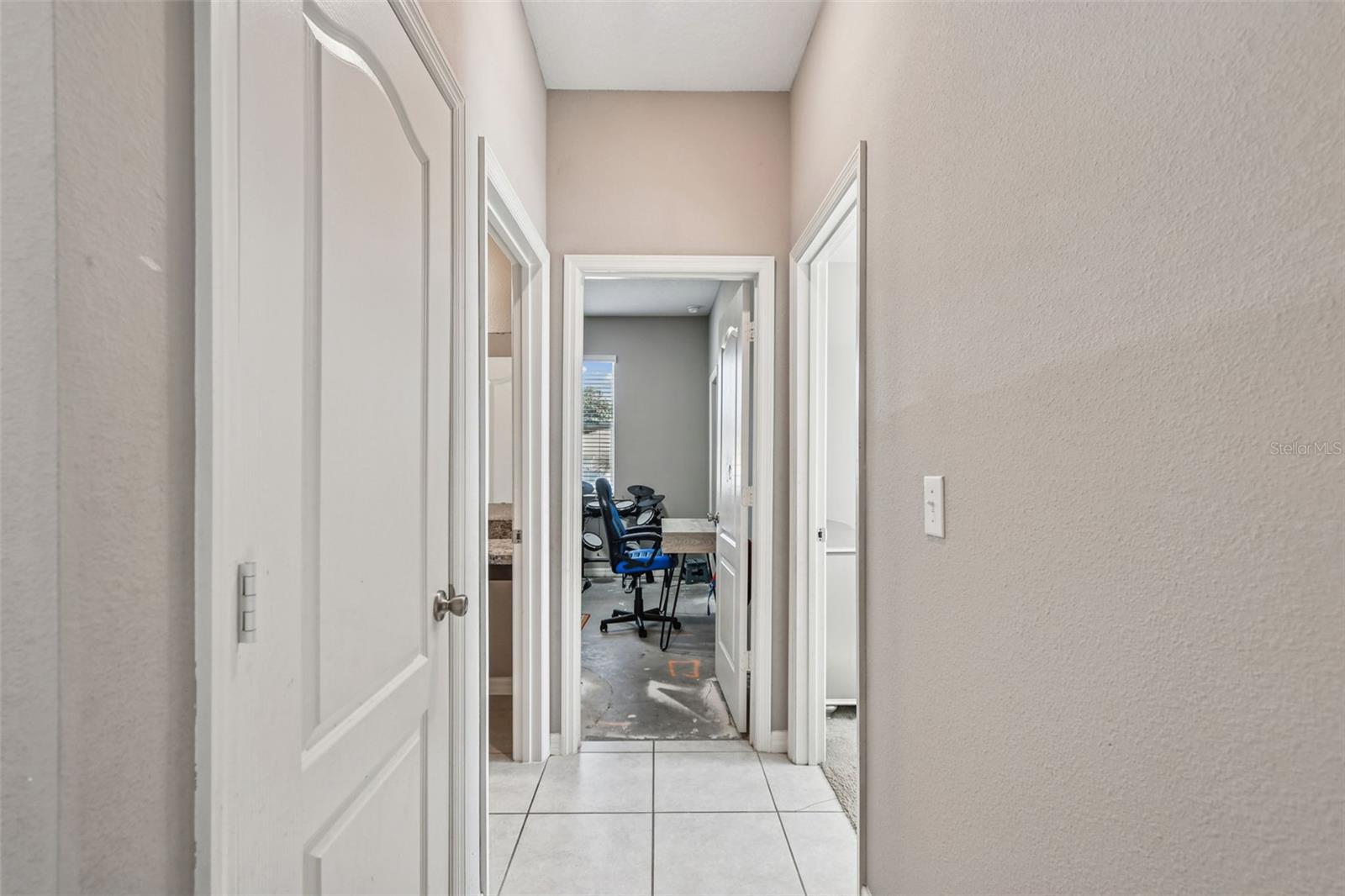 Image 10 of 74 For 2305 Gladiolus Lane