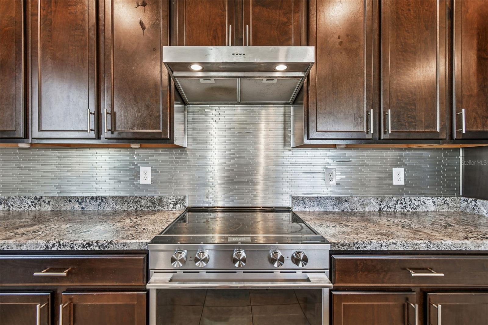 Image 17 of 74 For 2305 Gladiolus Lane