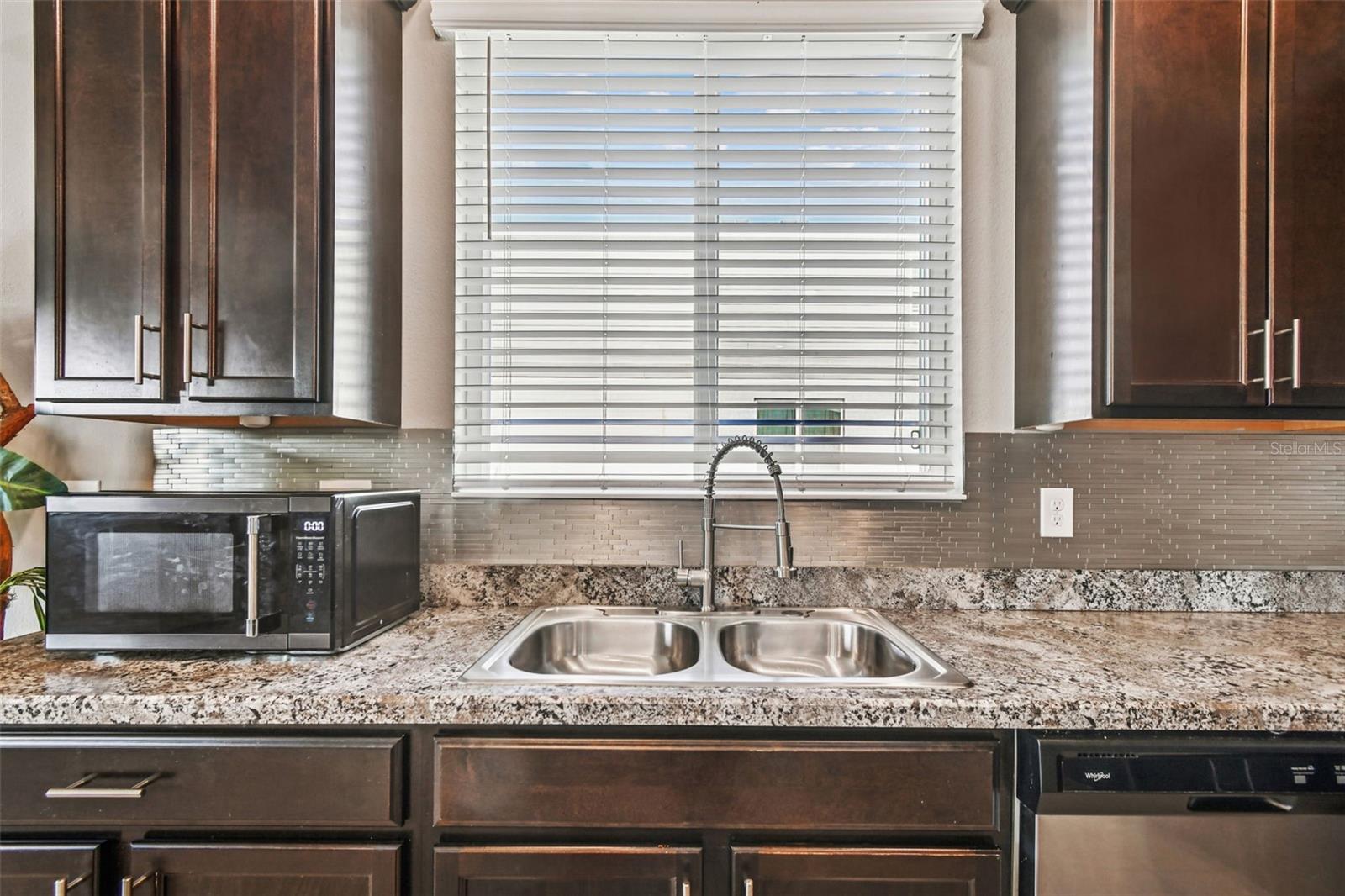 Image 18 of 74 For 2305 Gladiolus Lane