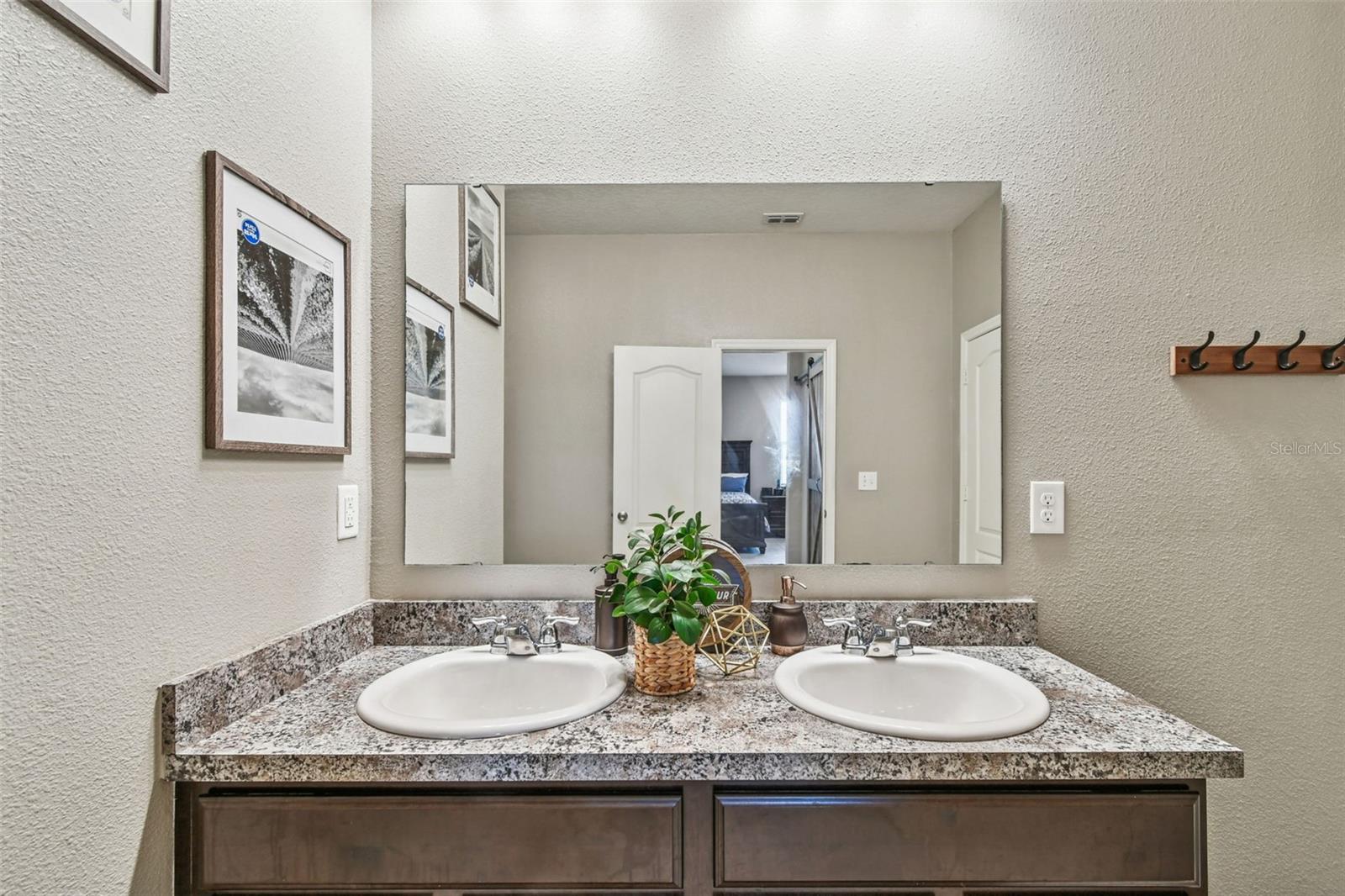 Image 55 of 74 For 2305 Gladiolus Lane