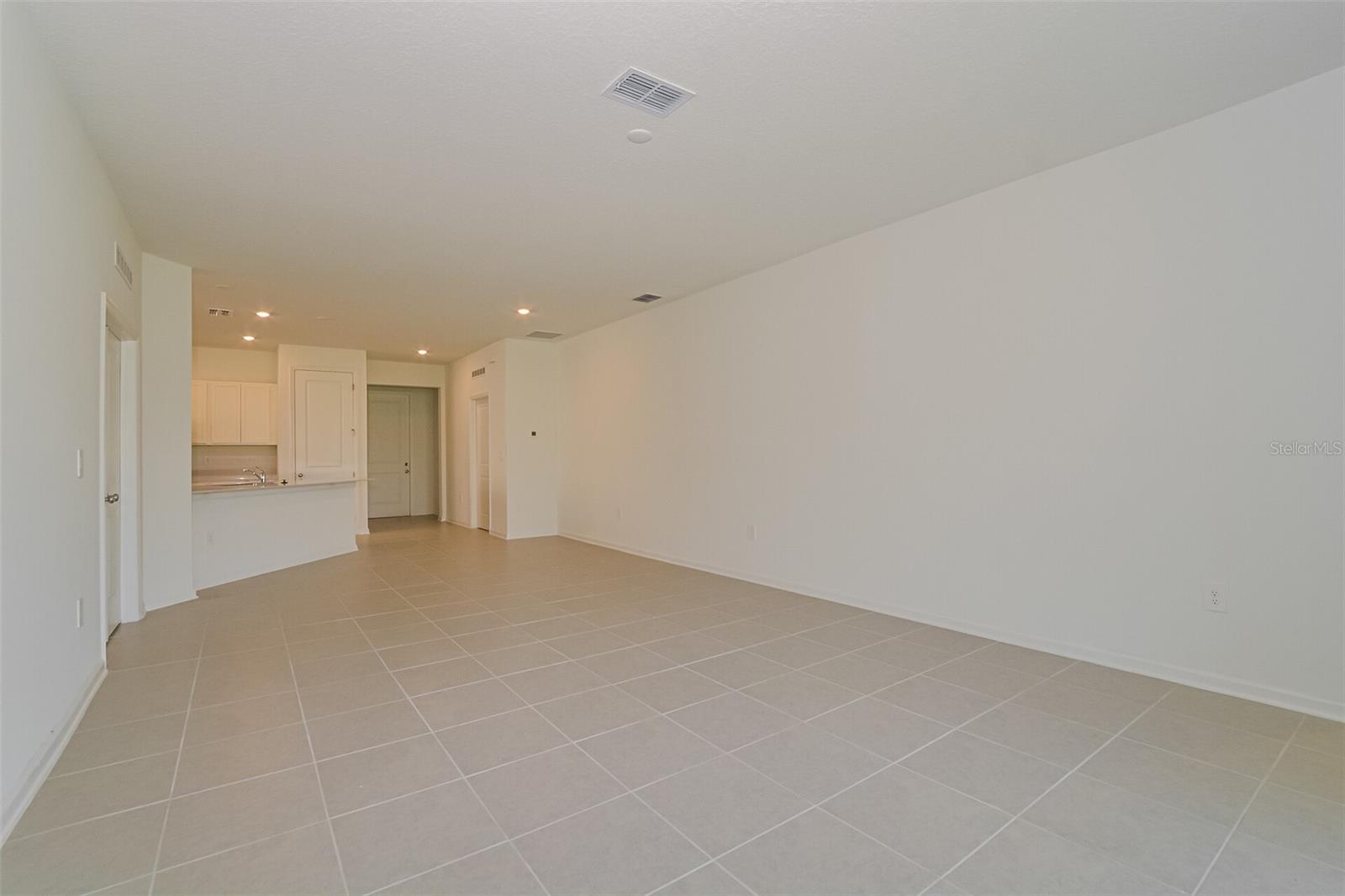 Image 7 of 15 For 7601 Gemstone Street