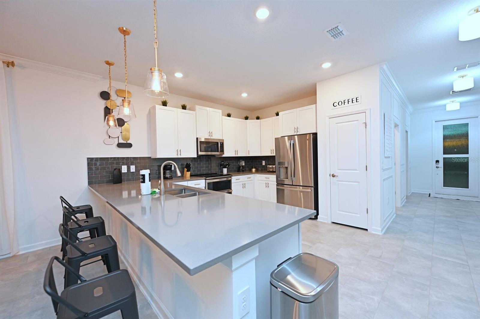 Image 25 of 100 For 2956 Penelope Loop