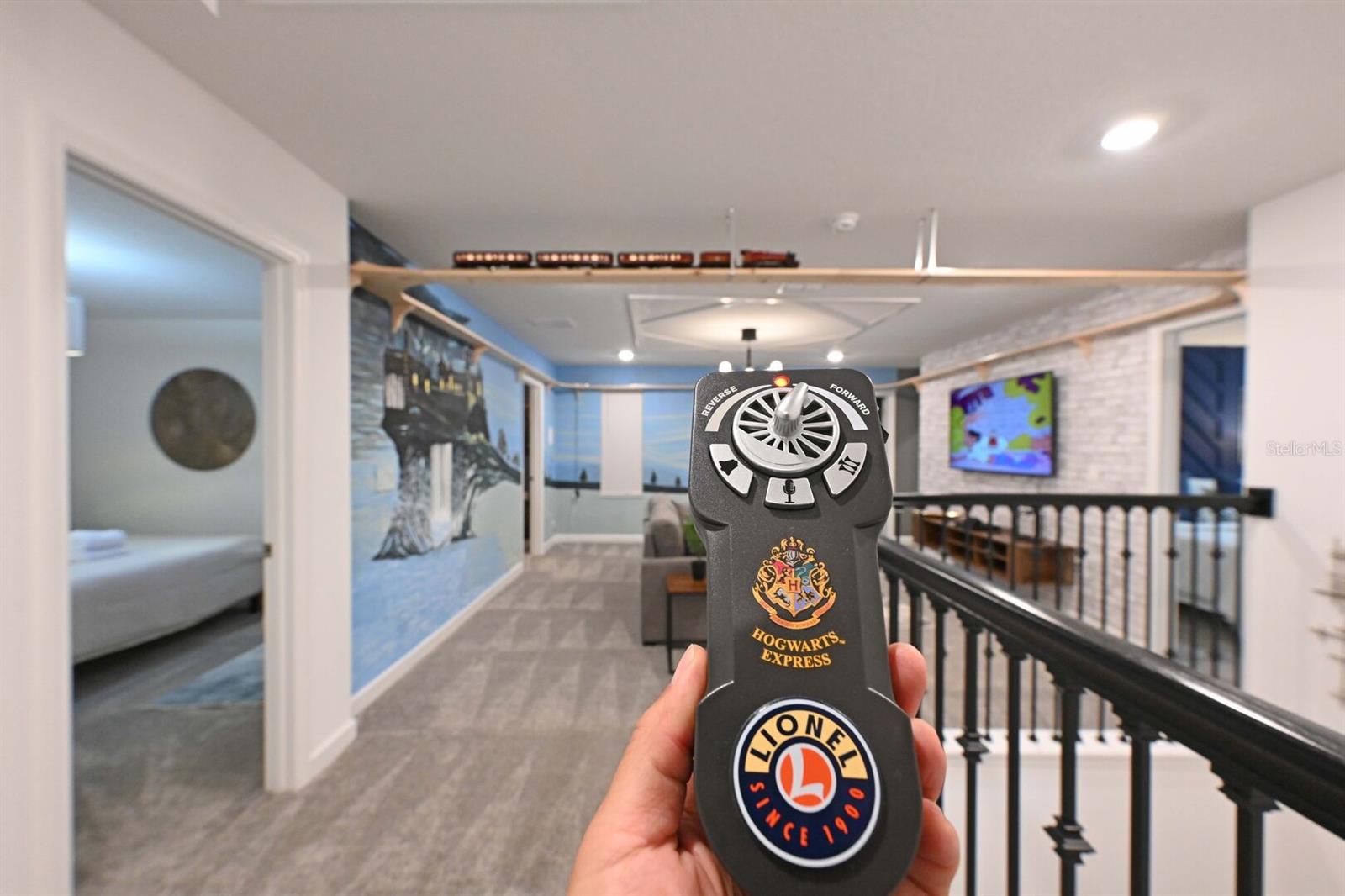 Image 42 of 100 For 2956 Penelope Loop