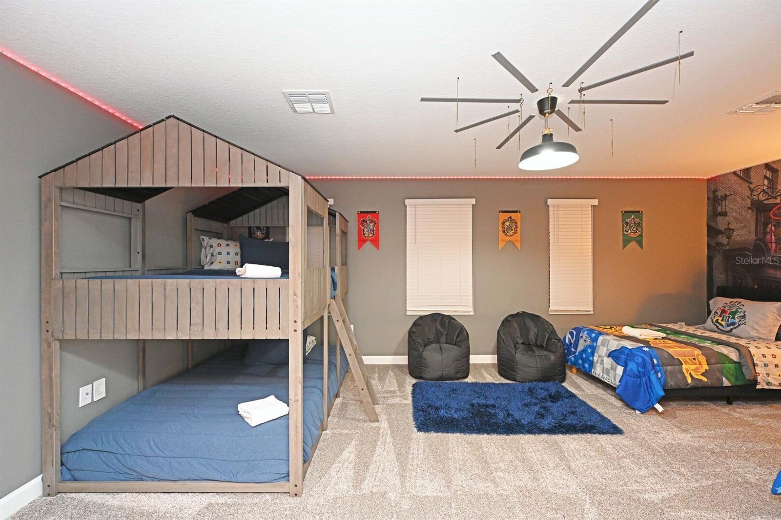 Image 70 of 100 For 2956 Penelope Loop