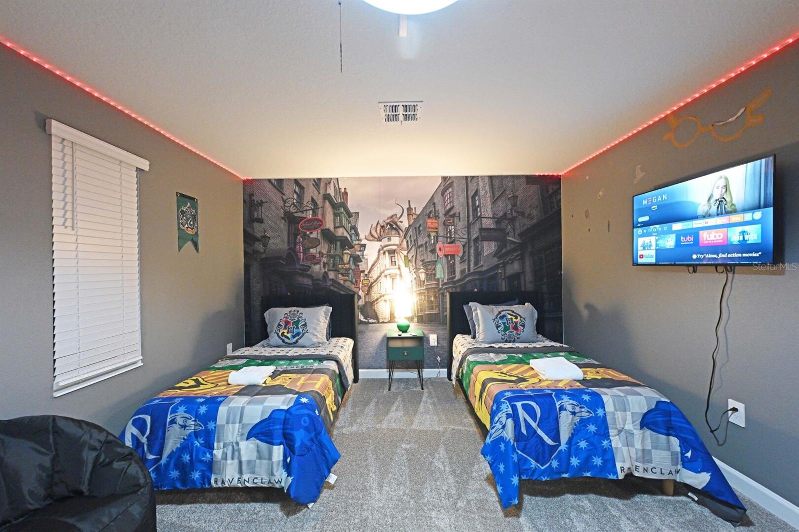 Image 71 of 100 For 2956 Penelope Loop