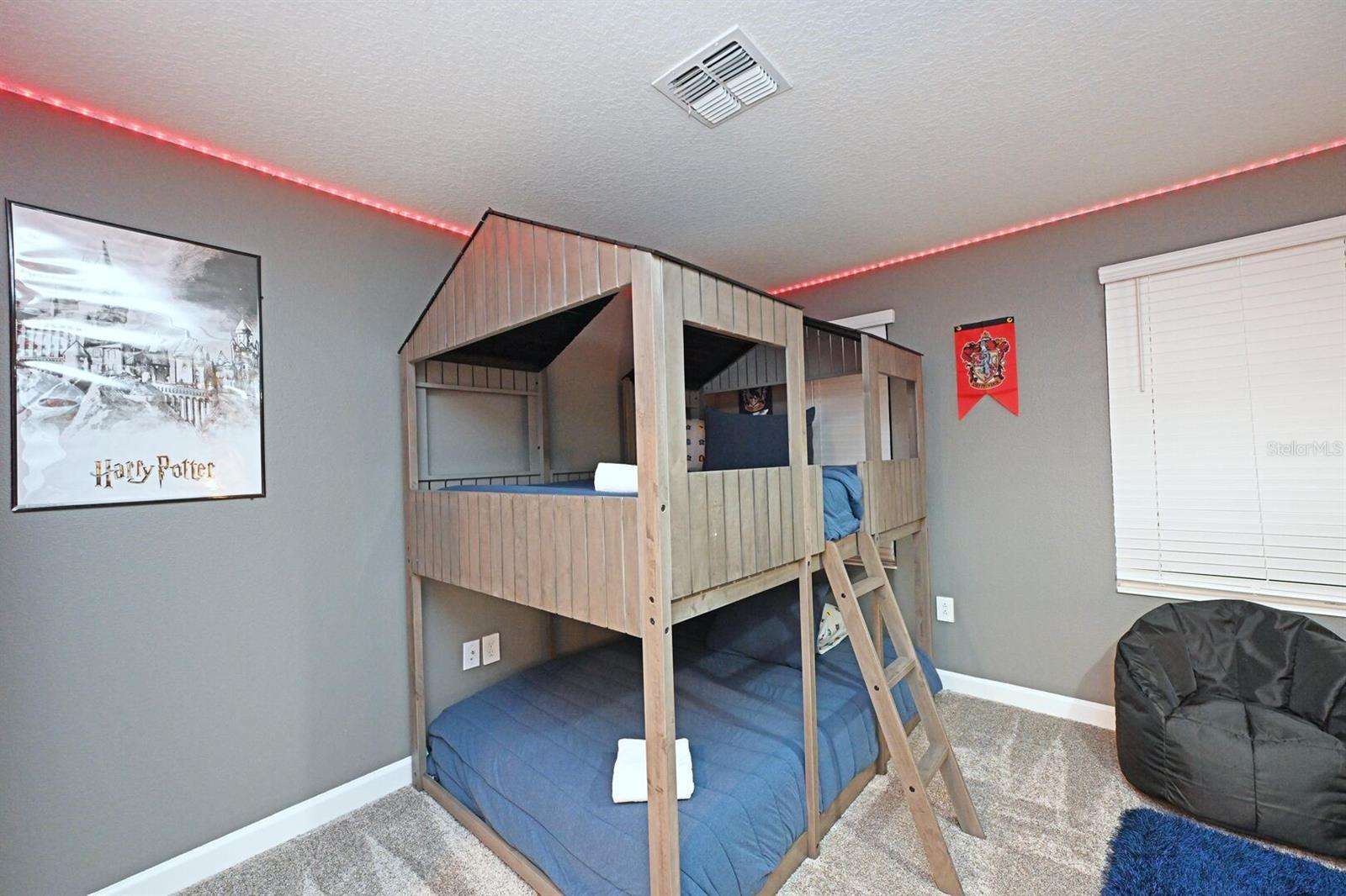 Image 72 of 100 For 2956 Penelope Loop