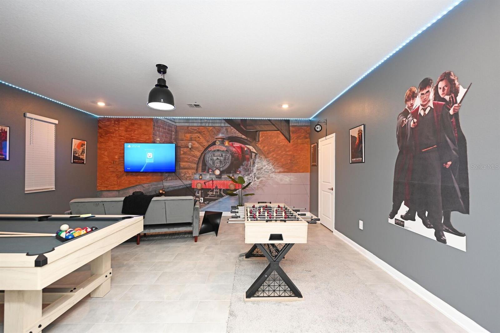 Image 8 of 100 For 2956 Penelope Loop