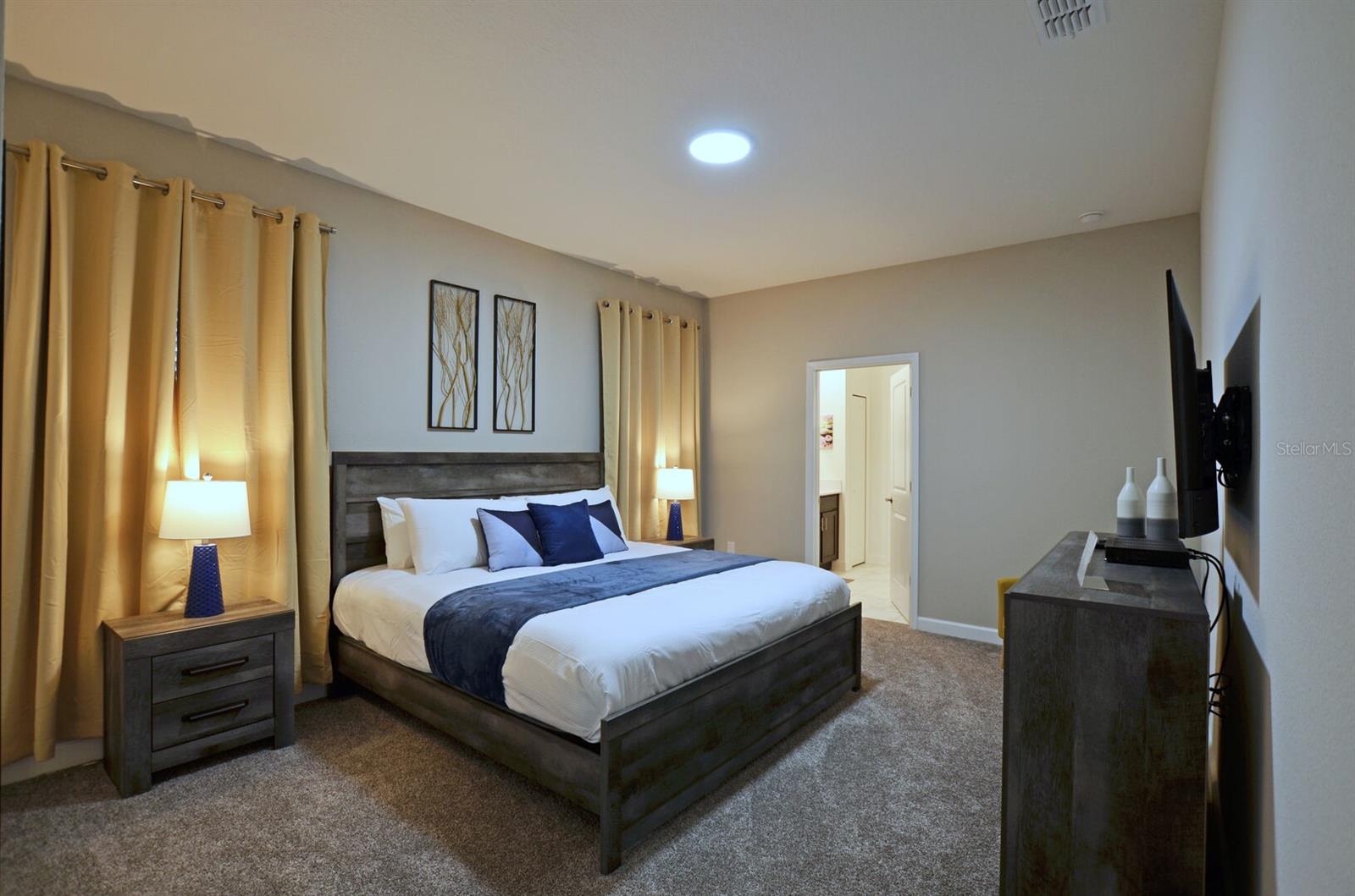 Image 26 of 100 For 4213 Paragprah Drive