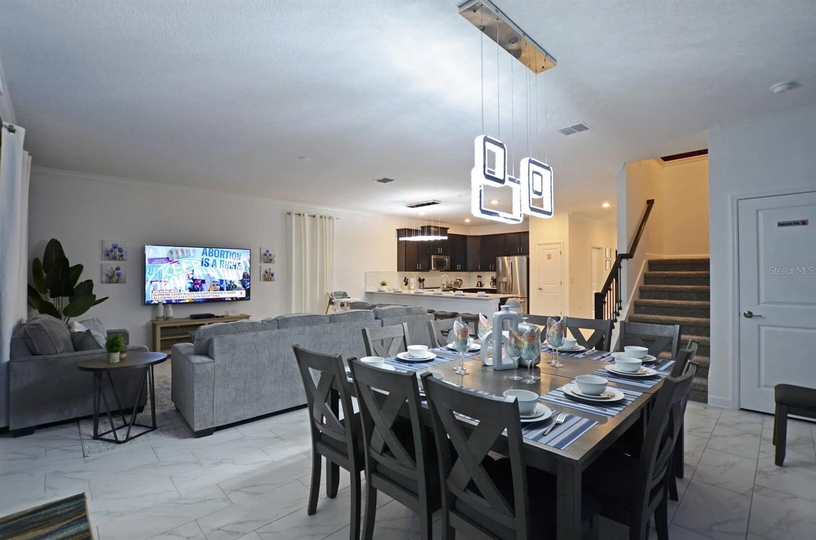 Image 5 of 100 For 4213 Paragprah Drive