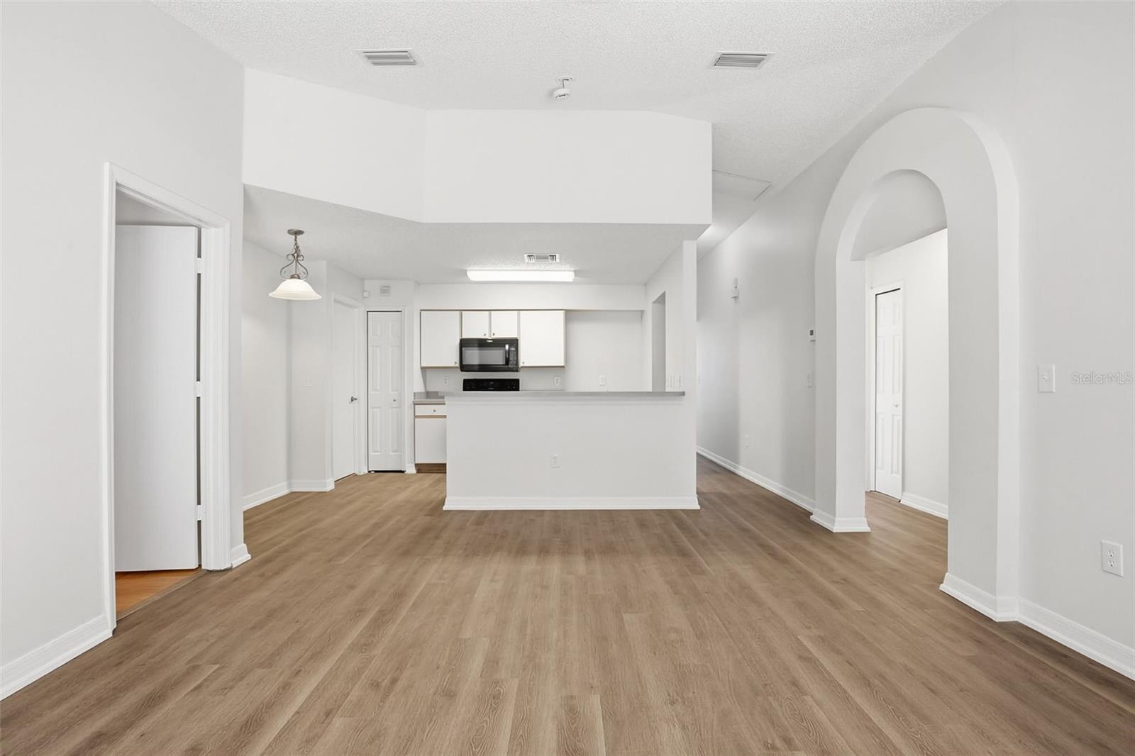 Image 22 of 37 For 305 Abigail Road