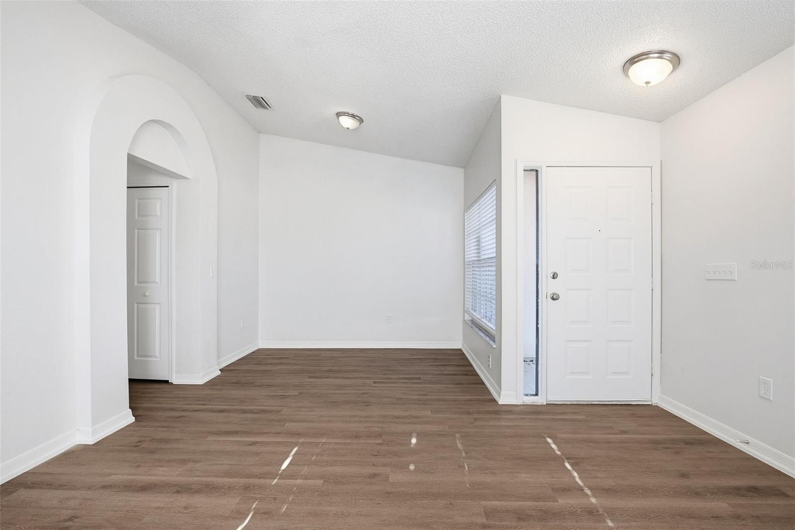 Image 7 of 37 For 305 Abigail Road