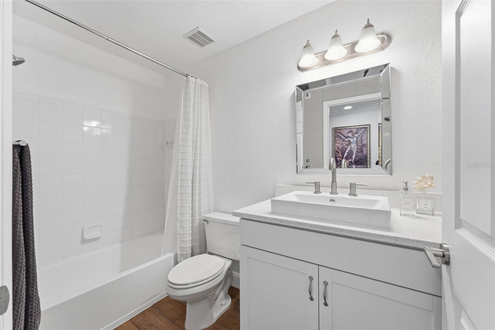 Image 30 of 40 For 13838 Fairway Island Drive S