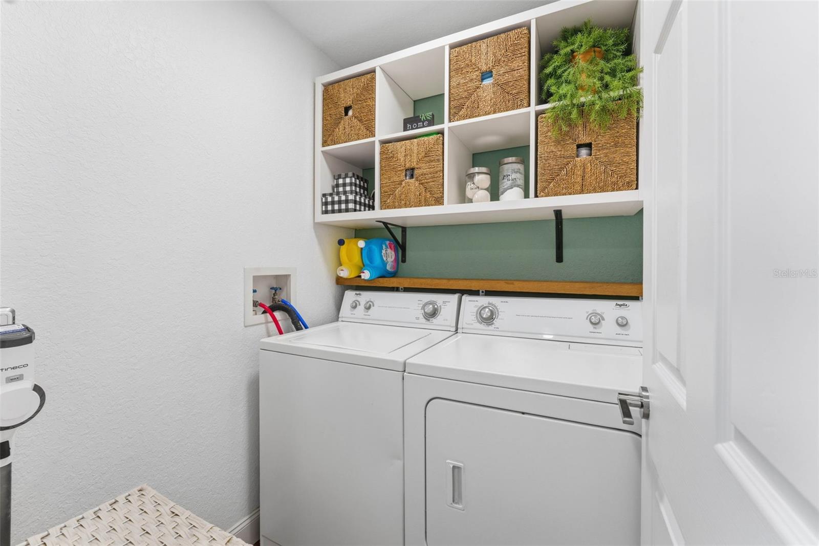 Image 32 of 40 For 13838 Fairway Island Drive S