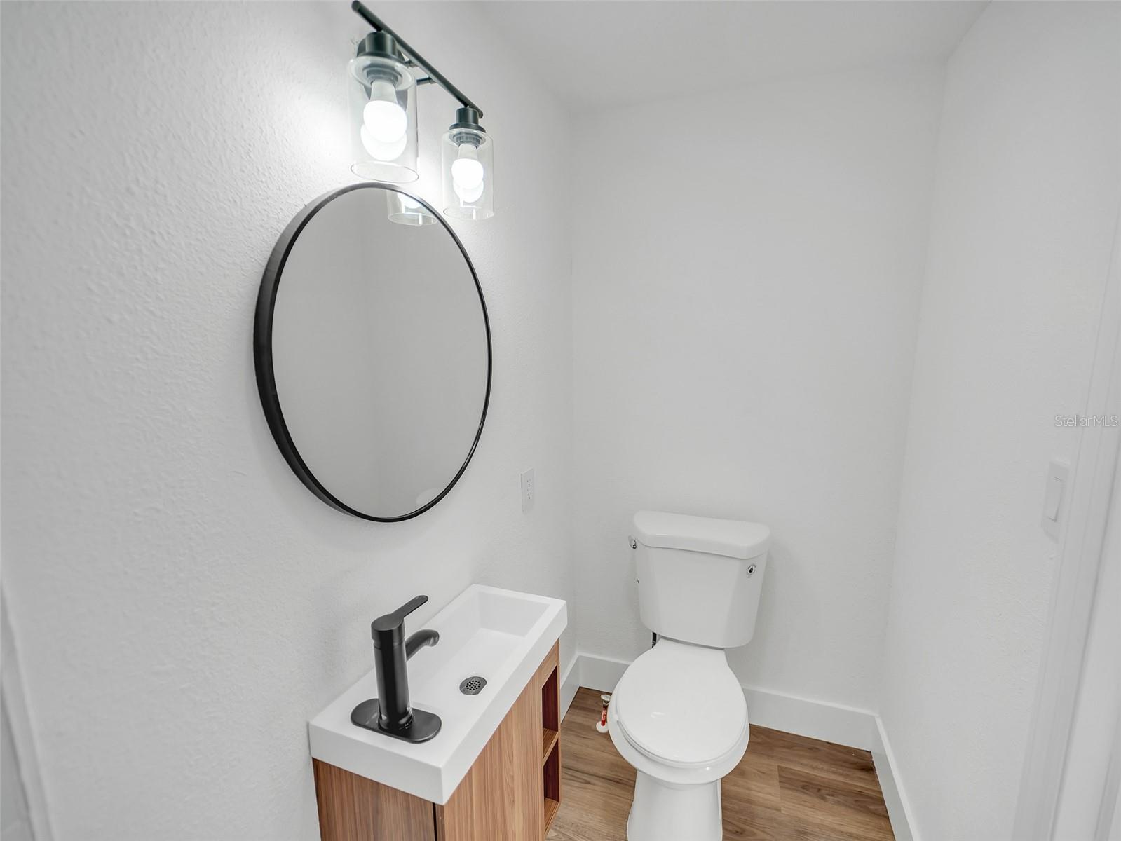 Image 18 of 22 For 3910 Robinson Street