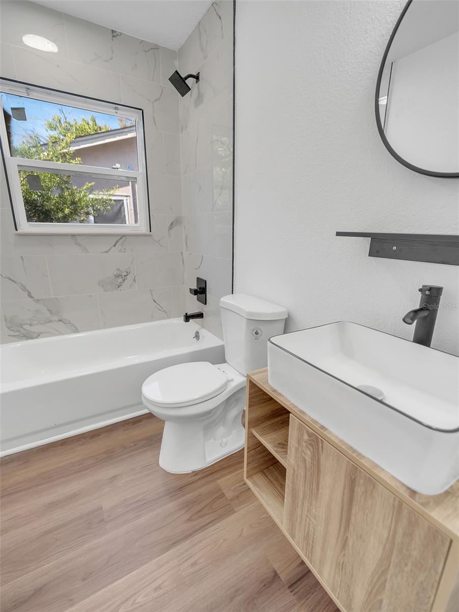 Image 3 of 22 For 3910 Robinson Street