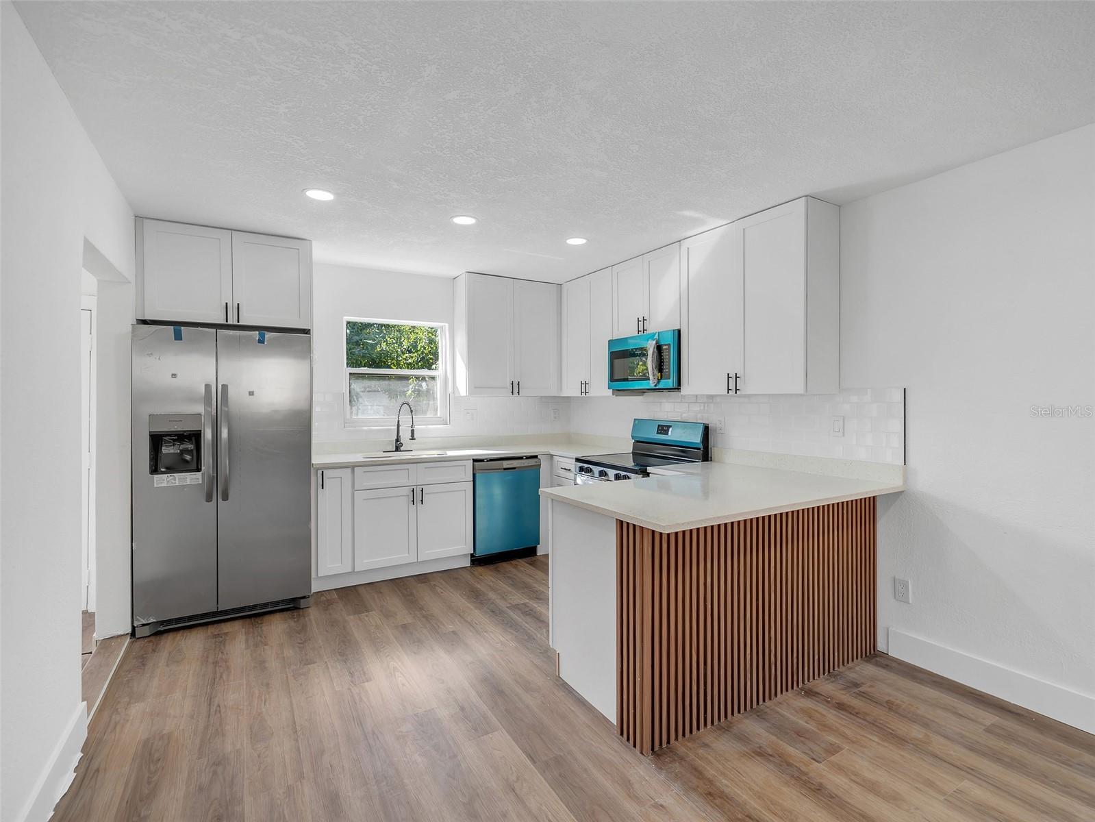 Image 7 of 22 For 3910 Robinson Street